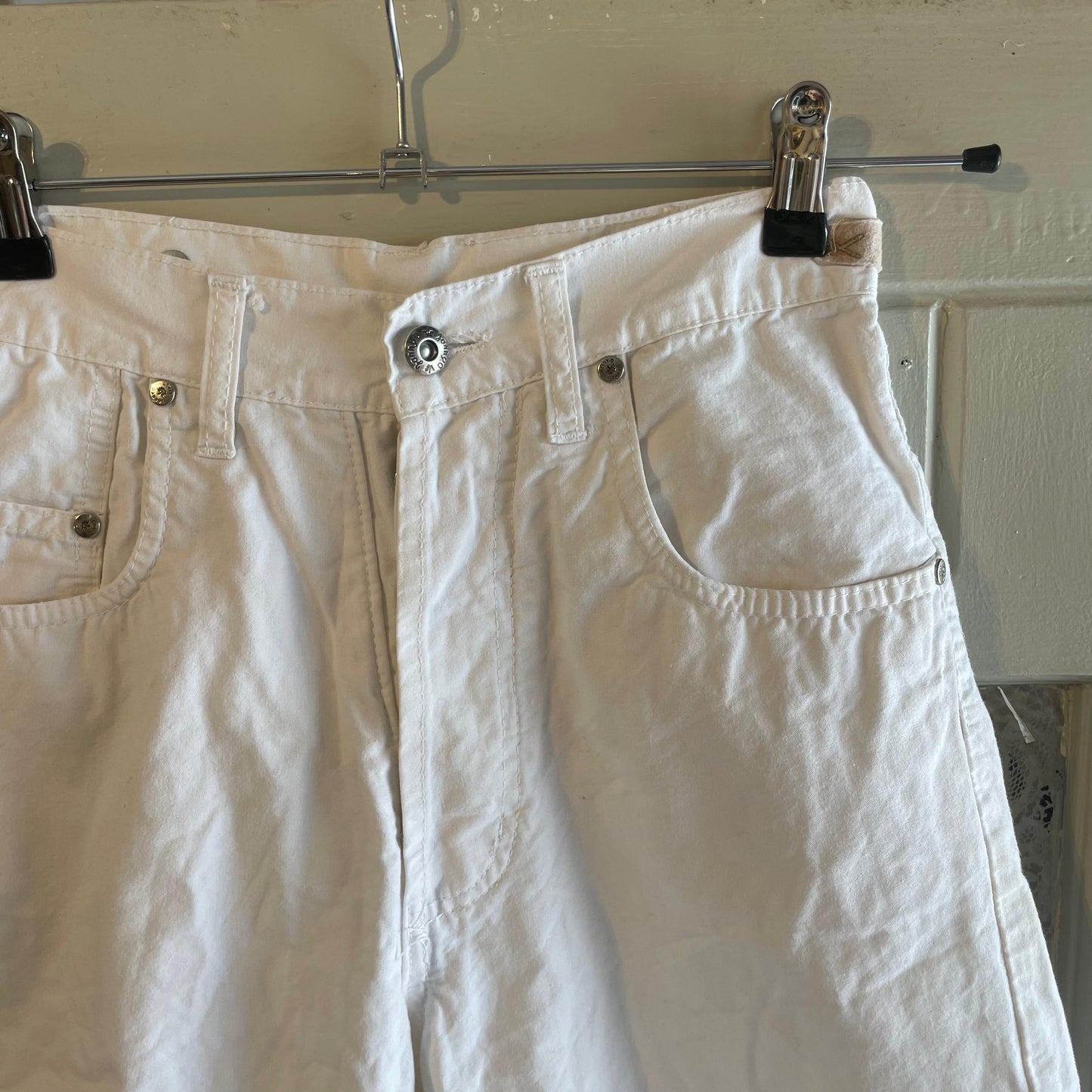2000s Y2K White Cotton Embroidered Shorts