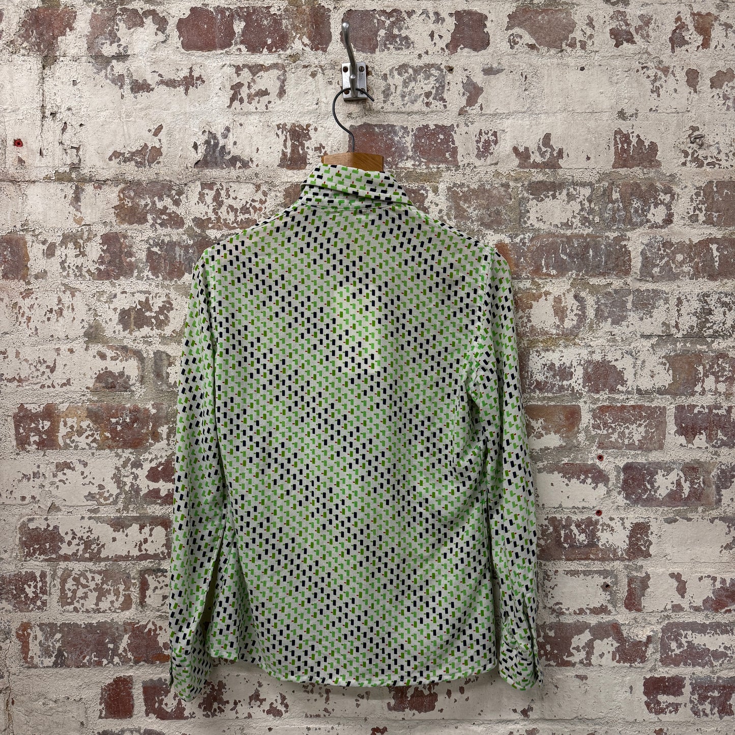 1970s White Patterned Dagger Collar Button Shirt