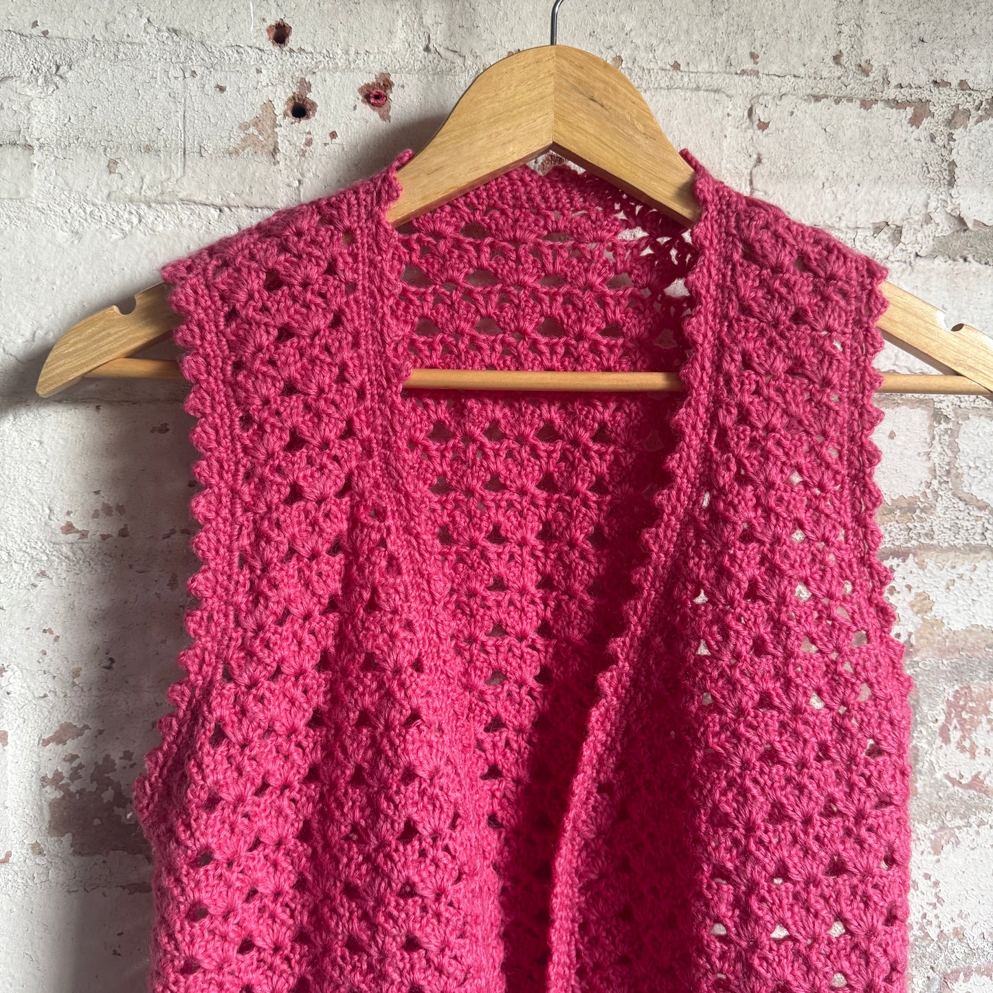 1970s Pink Crochet Knitted Cardigan Vest