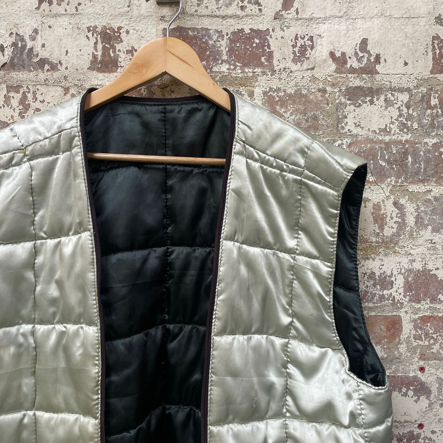 Vintage 1980s 1990s Silver Liner Padded Puffer Gilet Jacket
