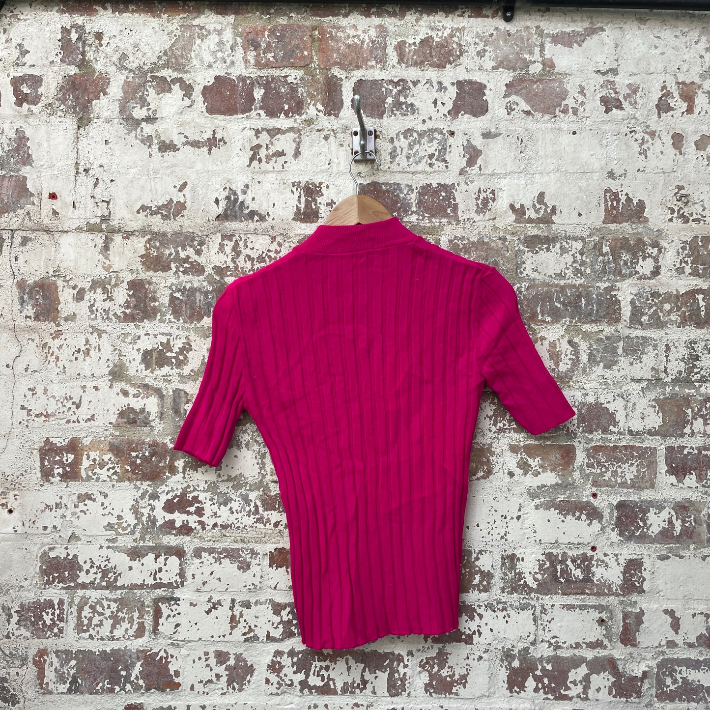 Vintage 1970s 1980s Hot Pink Zipped Knitted Shirt
