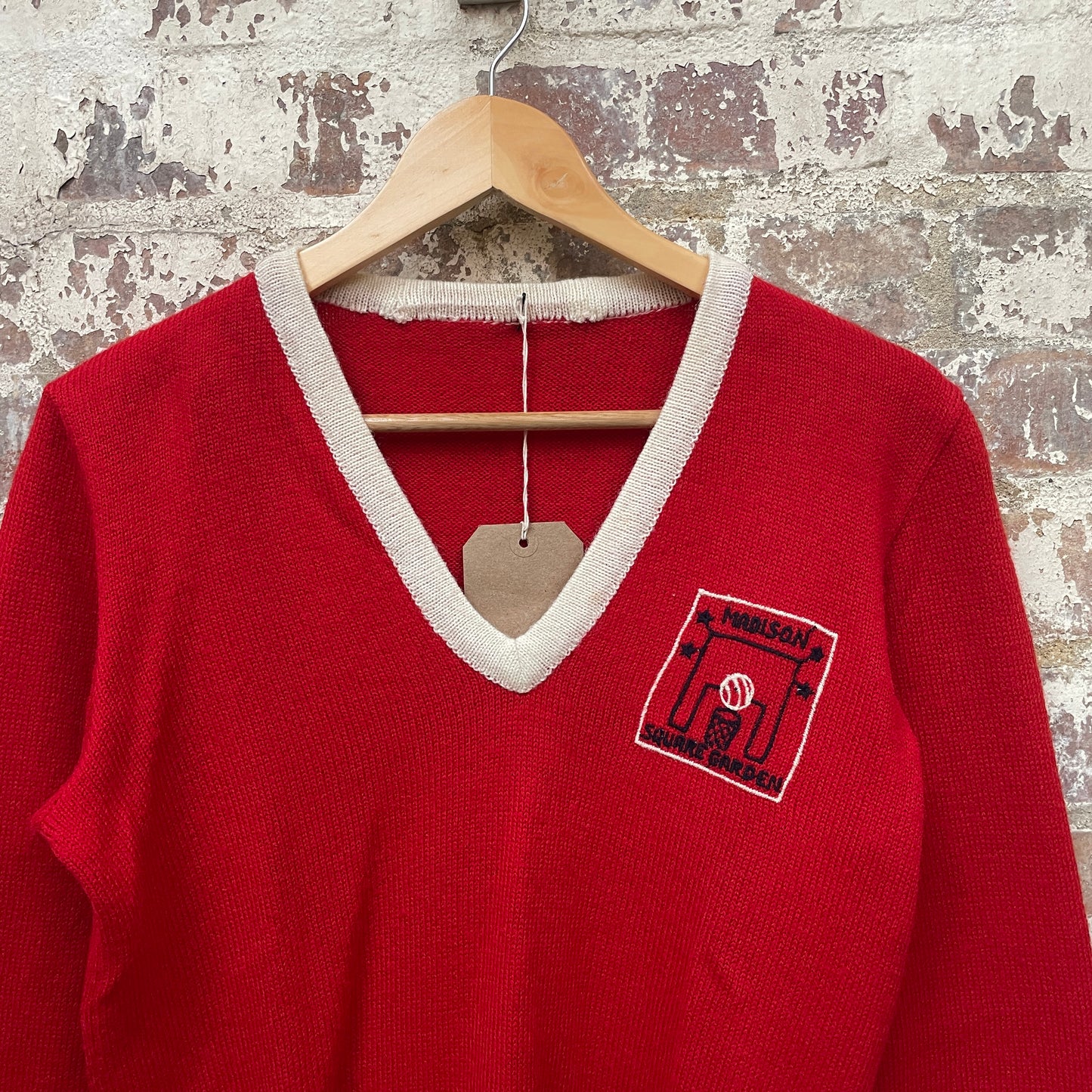 Vintage 1970s 1980s Red Knitted V-Neck Graphic Jumper