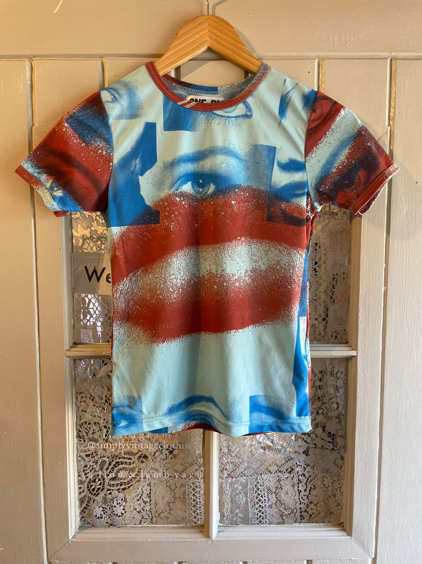 1970s Blue Eyes Rose Graphic T-Shirt