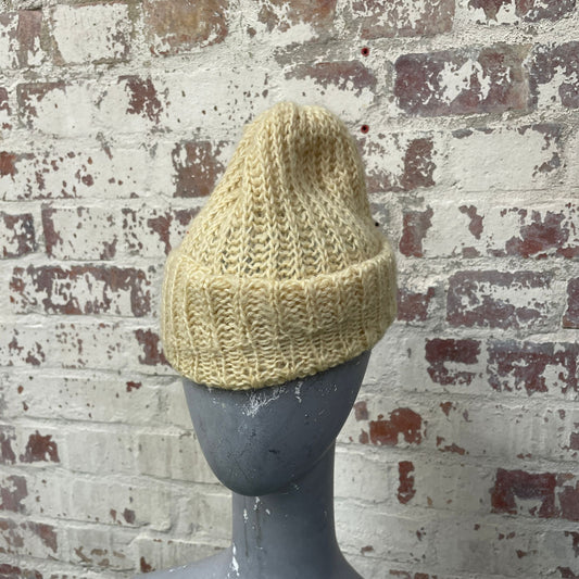 Vintage 1970s 1980s Cream Wool Knitted Beanie Hat