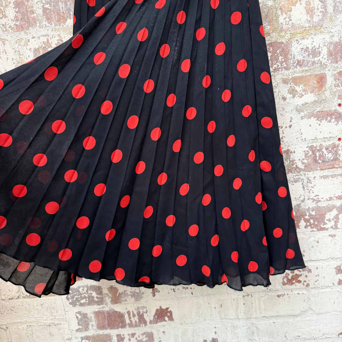 1980s Black and Red Polka Dot Pleated Skirt