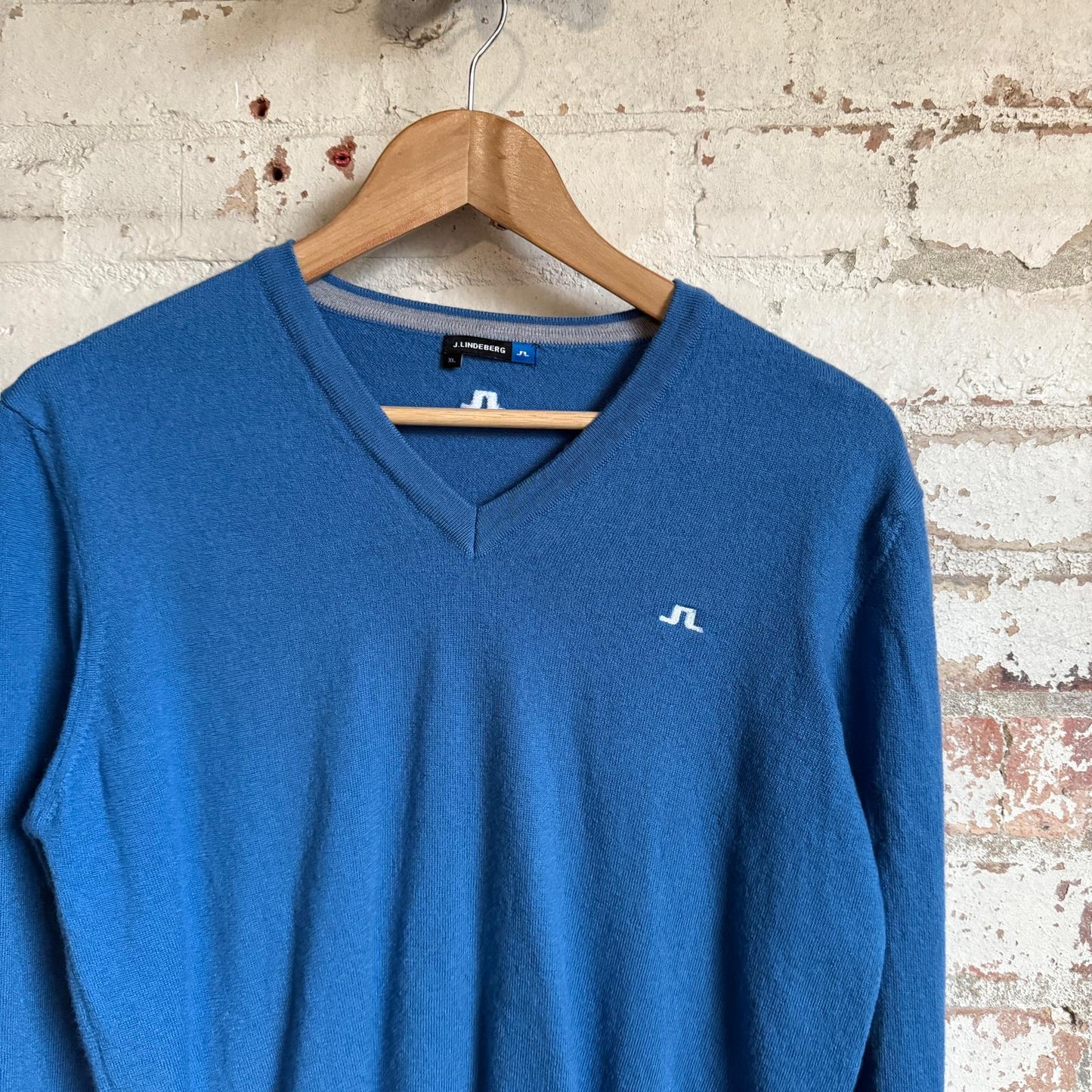 Blue J Lindenberg V-Neck Knitted Golf Jumper