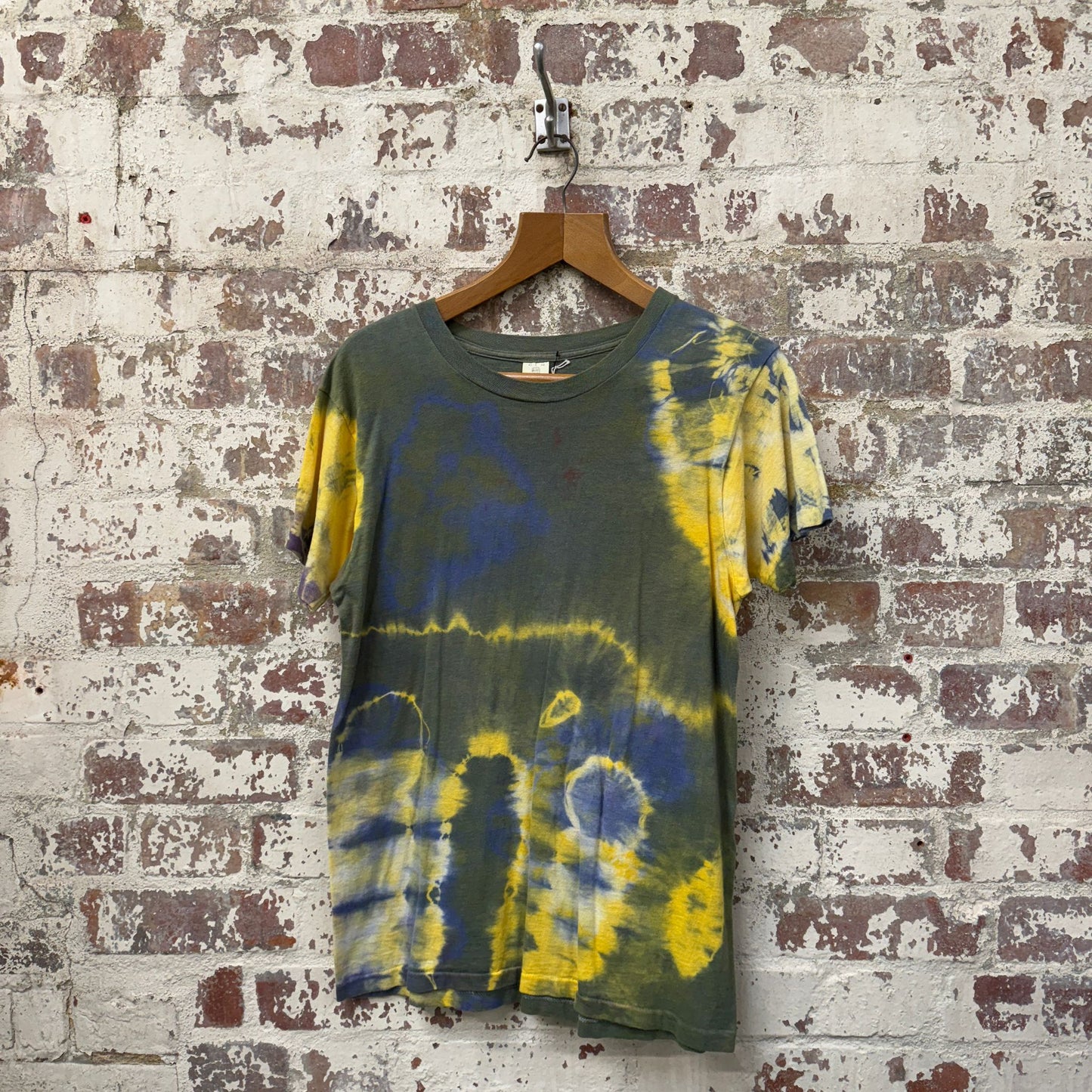 1960s 1970s Green Hippie Tie Dye T-shirt