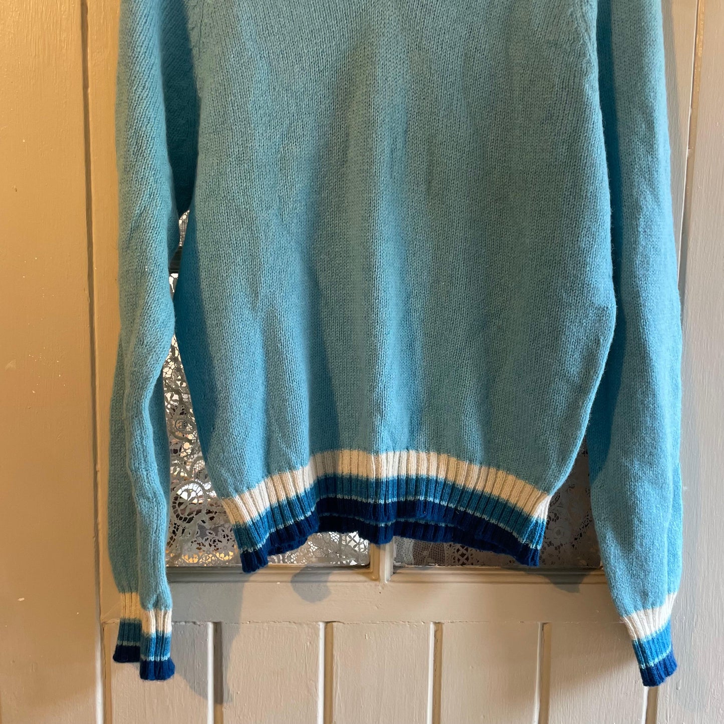 1970s Blue V-Neck Knitted Jumper