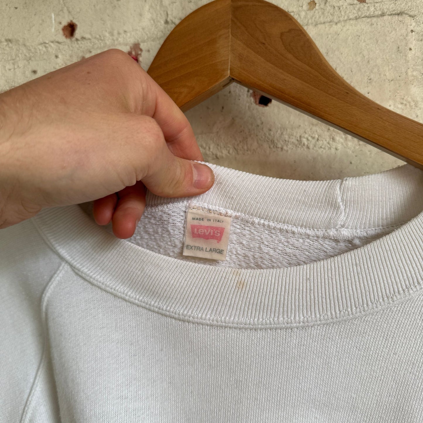 1980s White Raglan Levis Sweatshirt