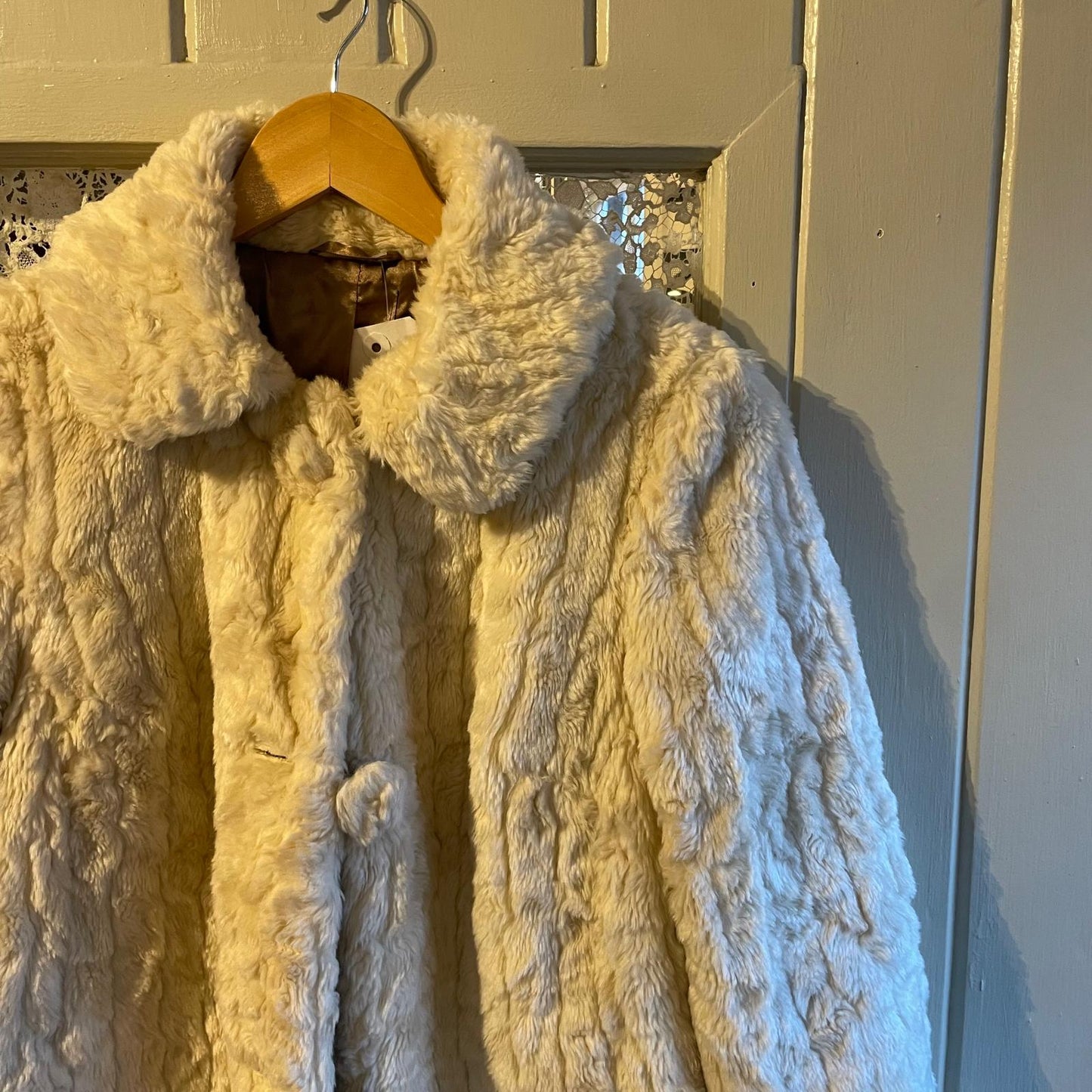 Vintage Cream Fur Collared Coat