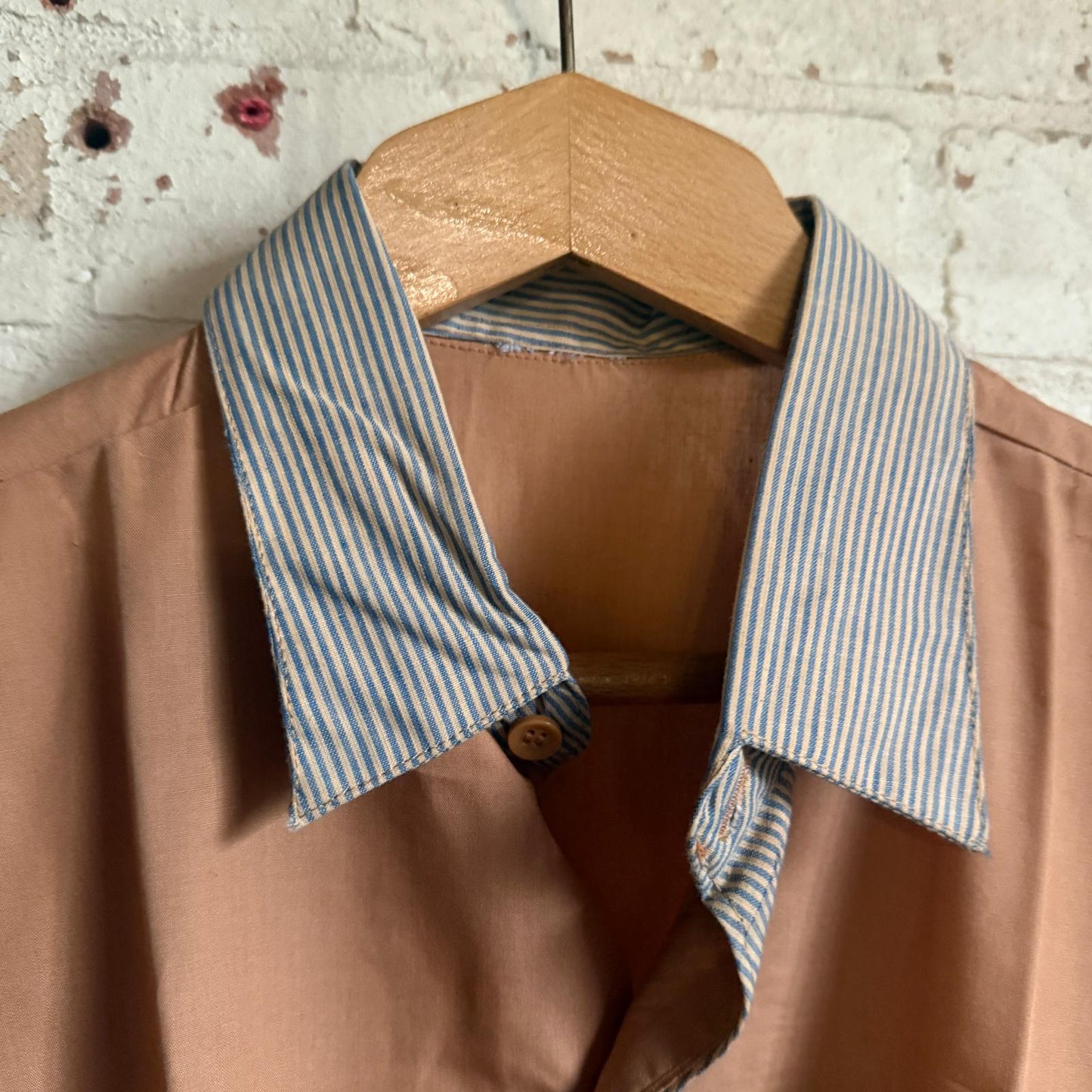 1970s Beige Collared Dead Stock Leisure shirt