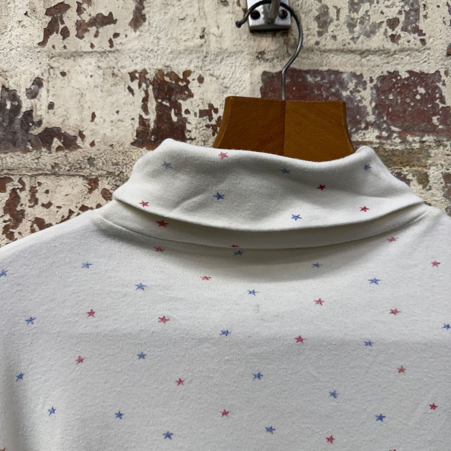1980s White Graphic Star Long Sleeve Roll Neck Top