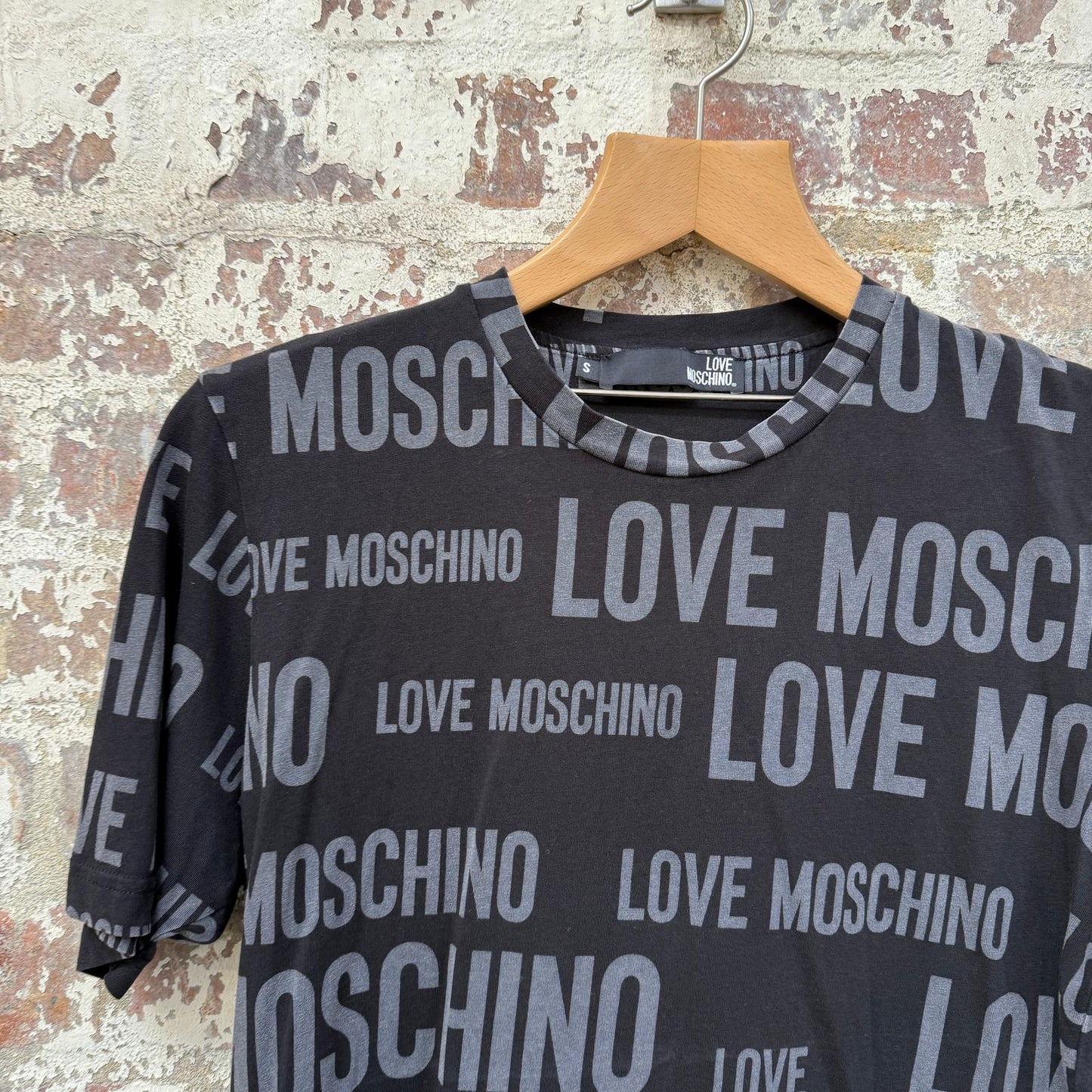 2000s Black Graphic Moschino T-shirt
