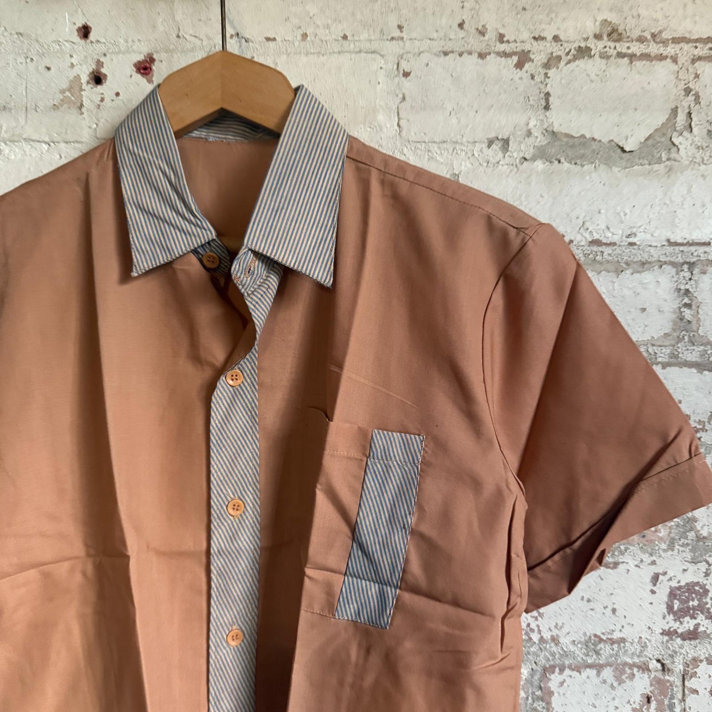1970s Beige Collared Dead Stock Leisure shirt