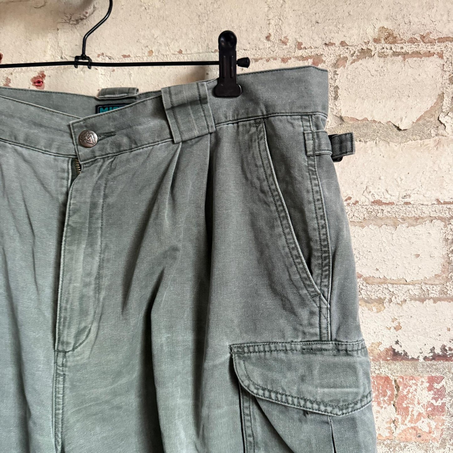 1990s Grey Misty Mountain Cargo Shorts