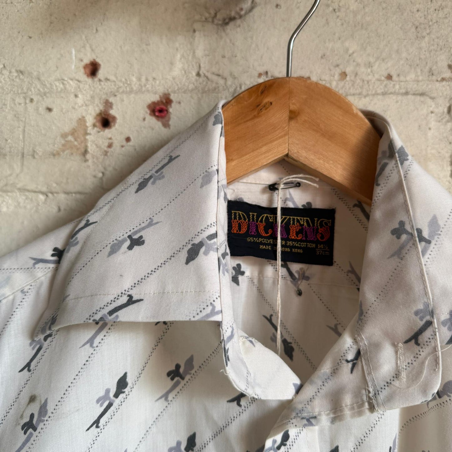 1970S White Dickens Graphic Button Shirt