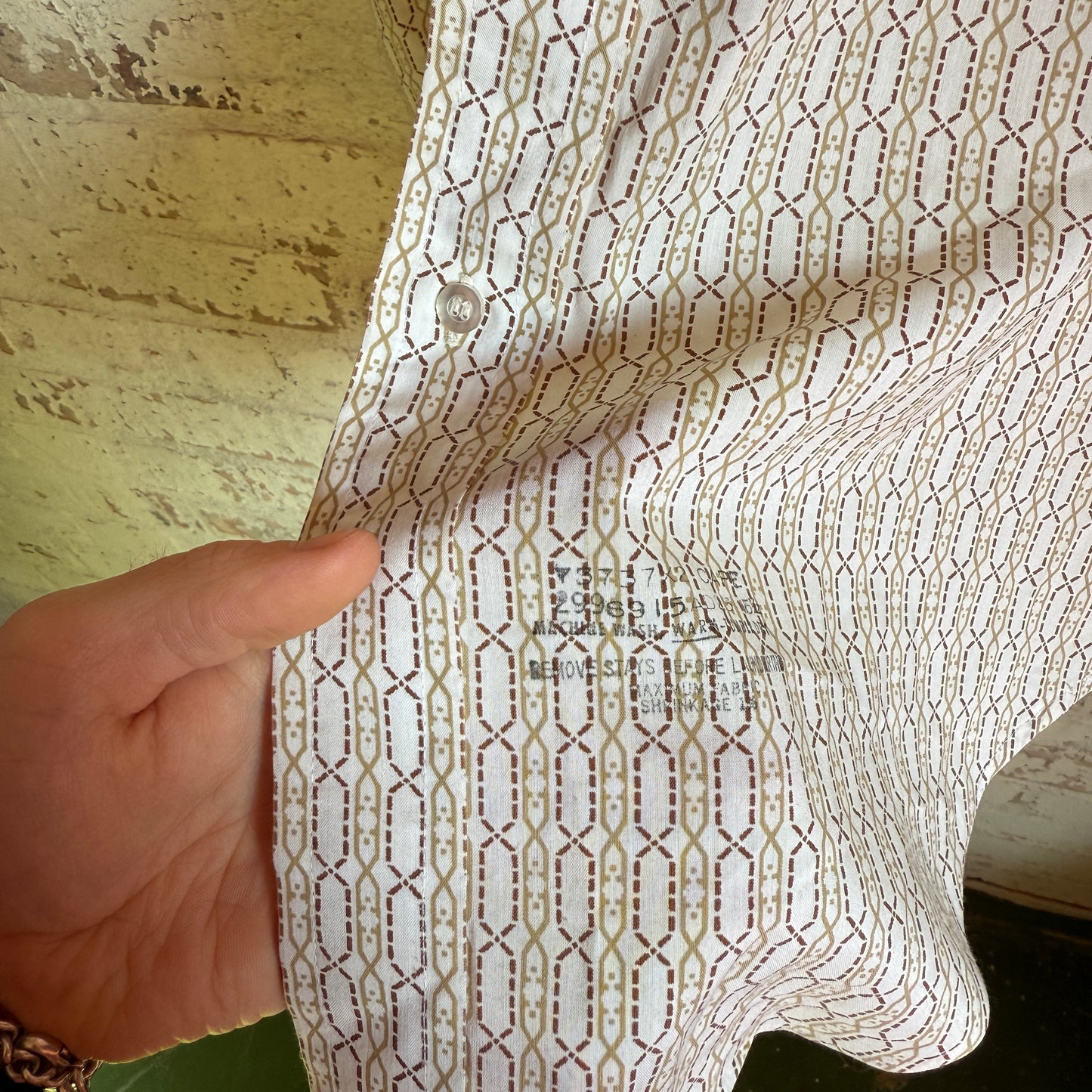 1970s Patterned Button Up dagger Collar Shirt