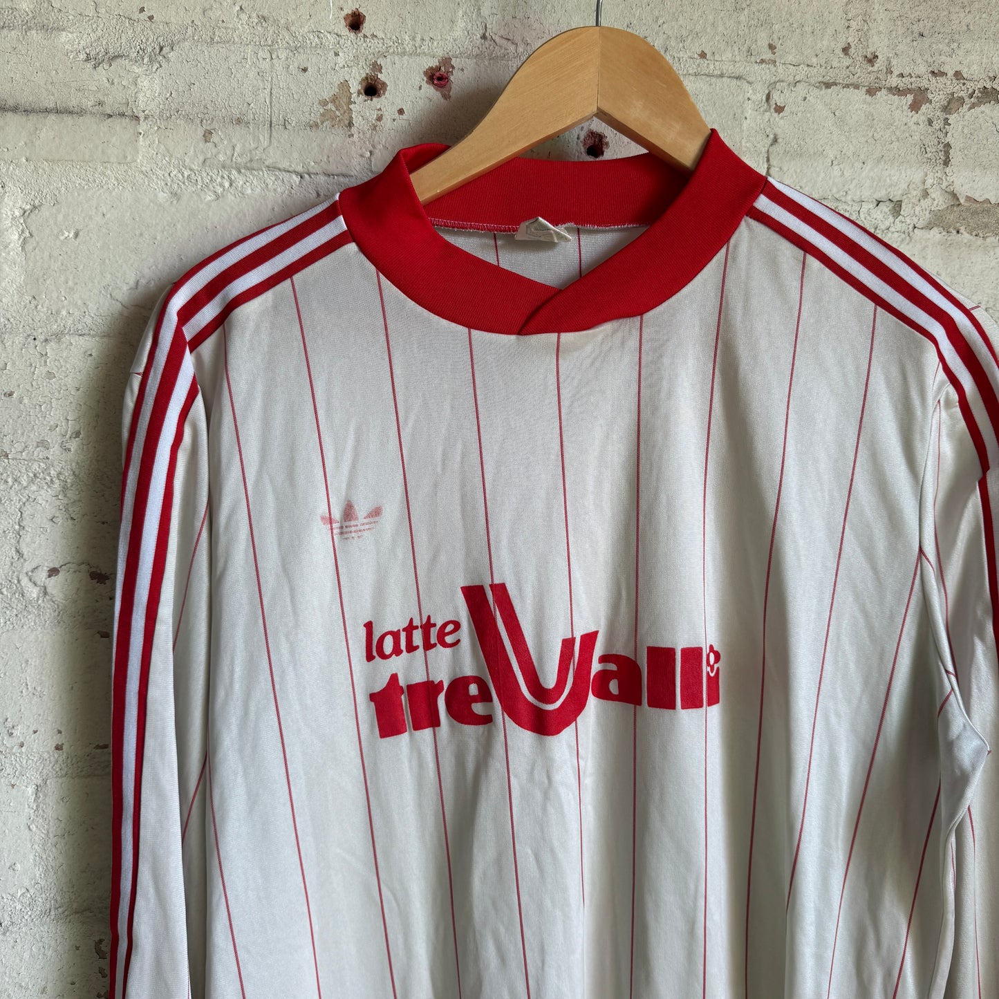 1970s White Adidas Ventex Long Sleeve graphic Top