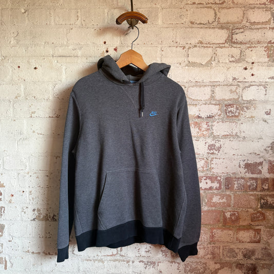 2000s Grey Nike Hoodie Jumper