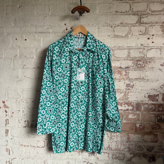 1970s Green Patterned Dagger Collar Button Shirt