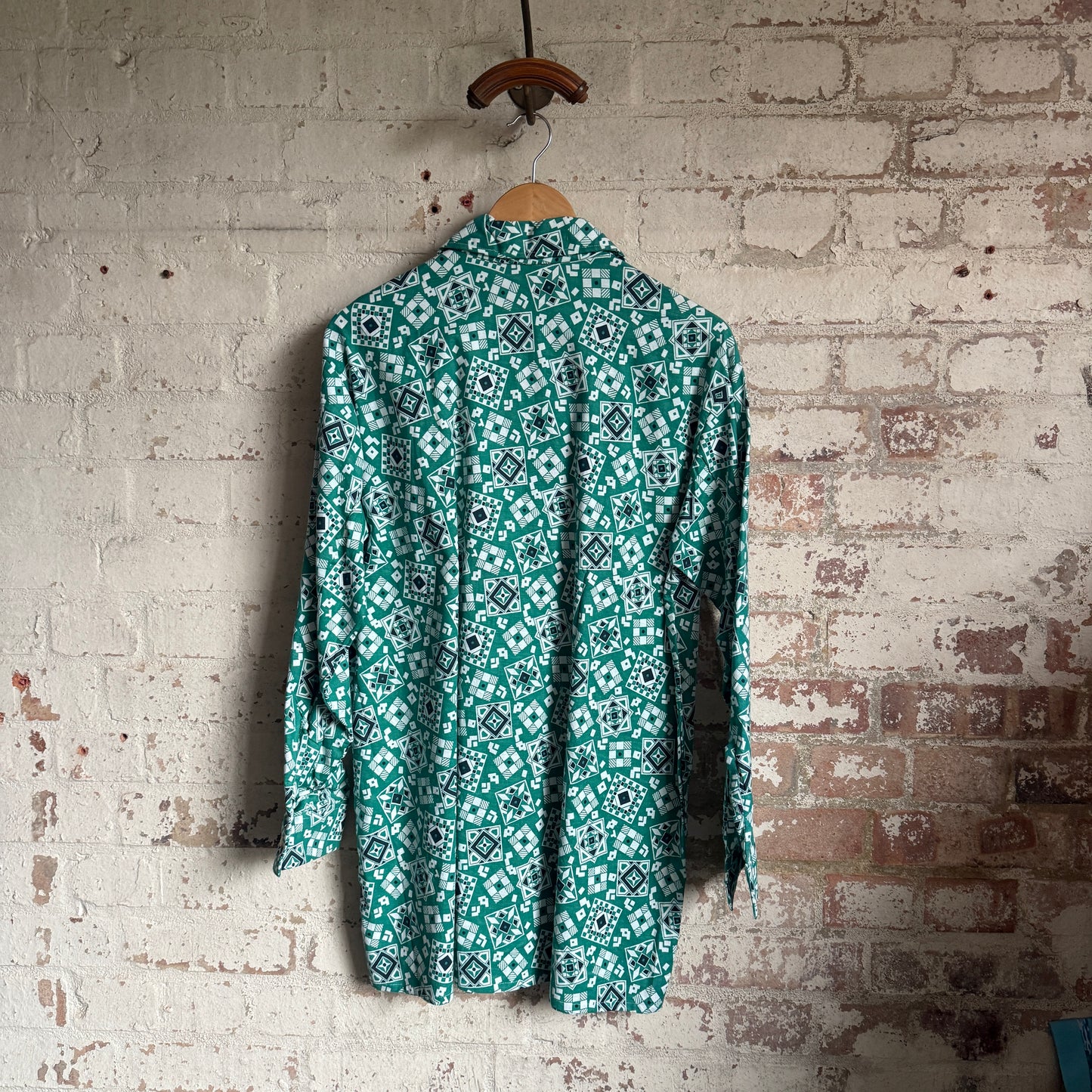 1970s Green Patterned Dagger Collar Button Shirt