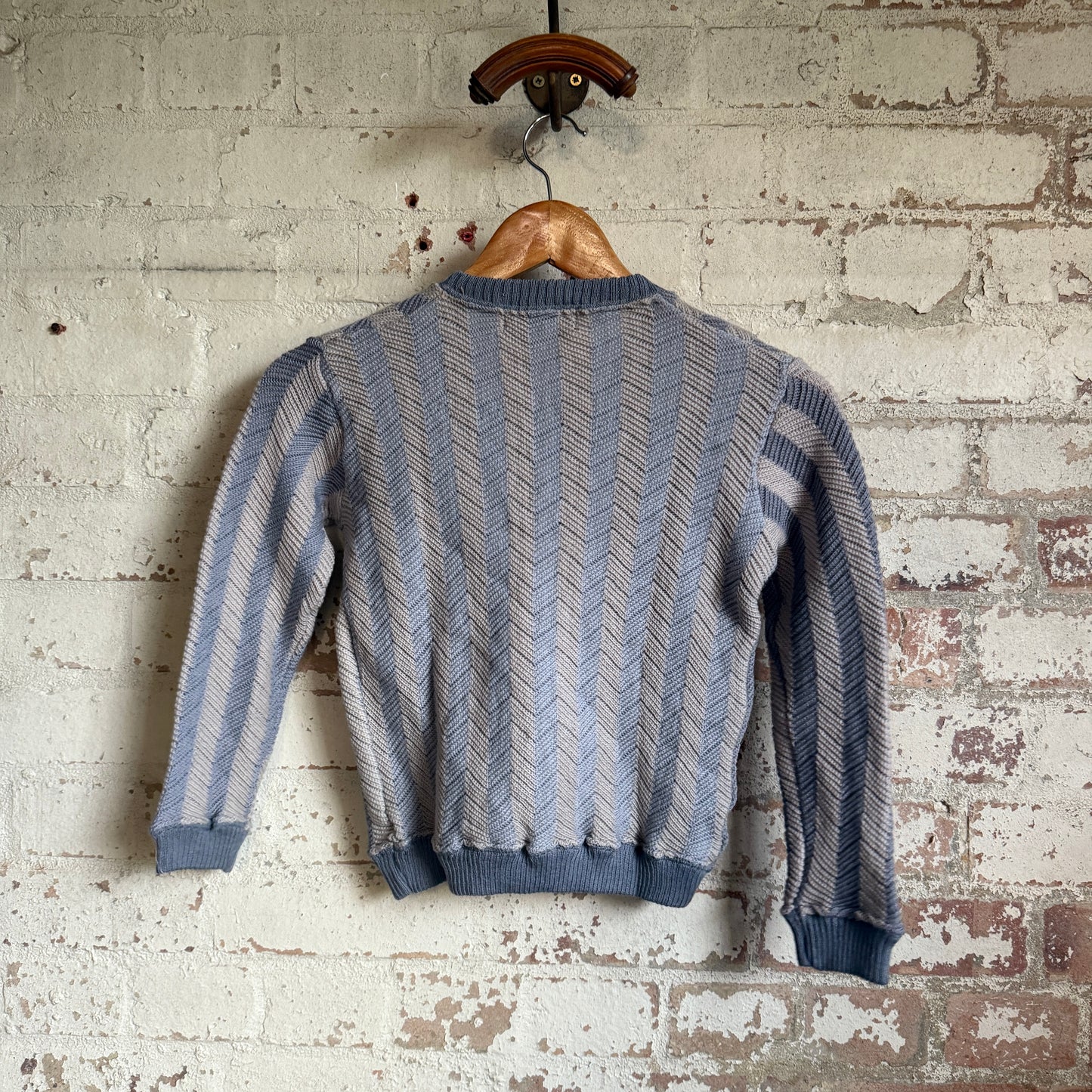 1960s Grey British Knitted V-Neck Jumper