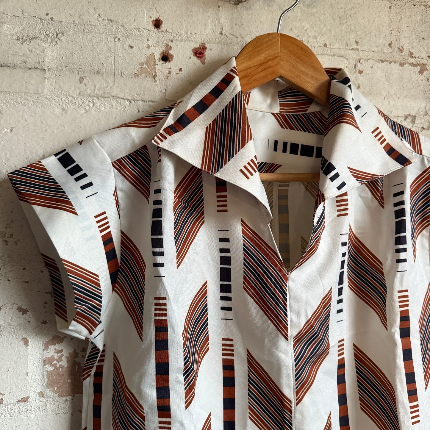 1970s Brown Patterned Blouse Shirt Top