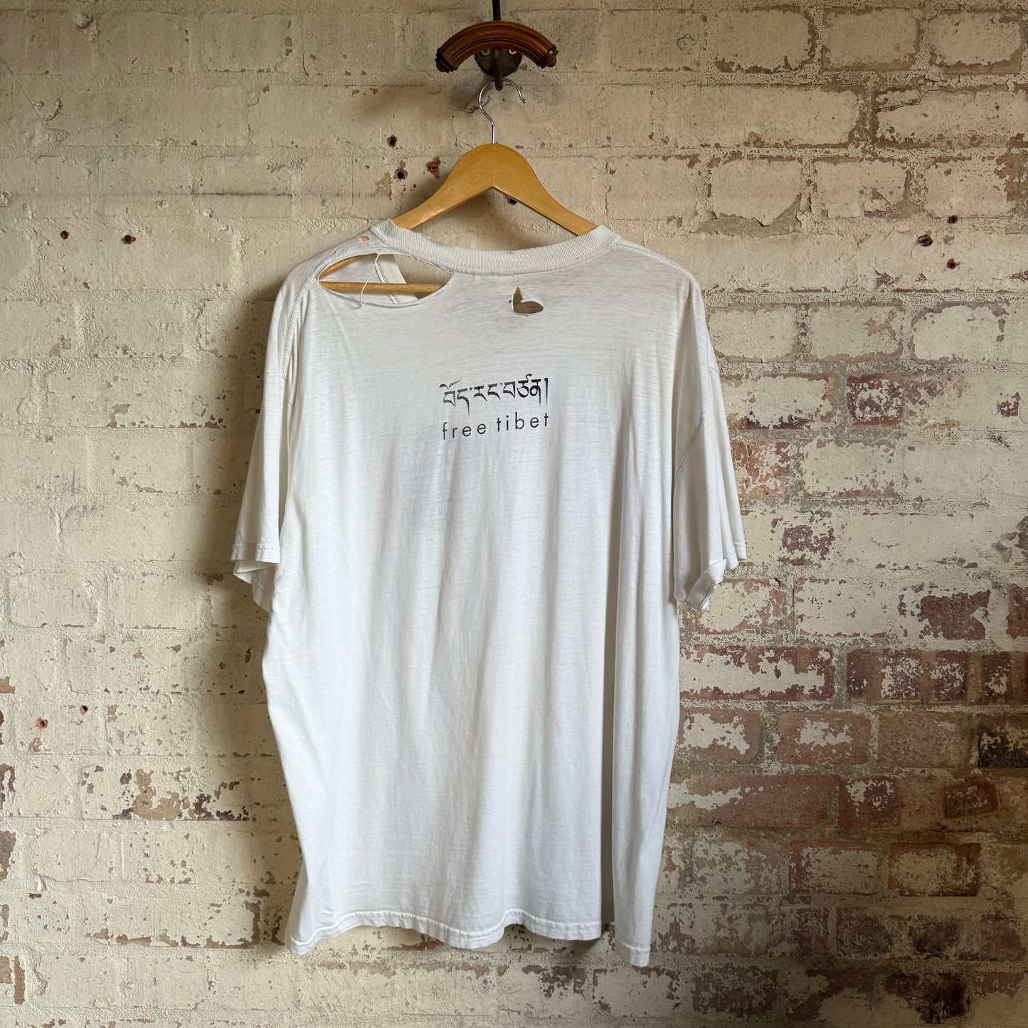 1990s White Graphic Distressed T-Shirt