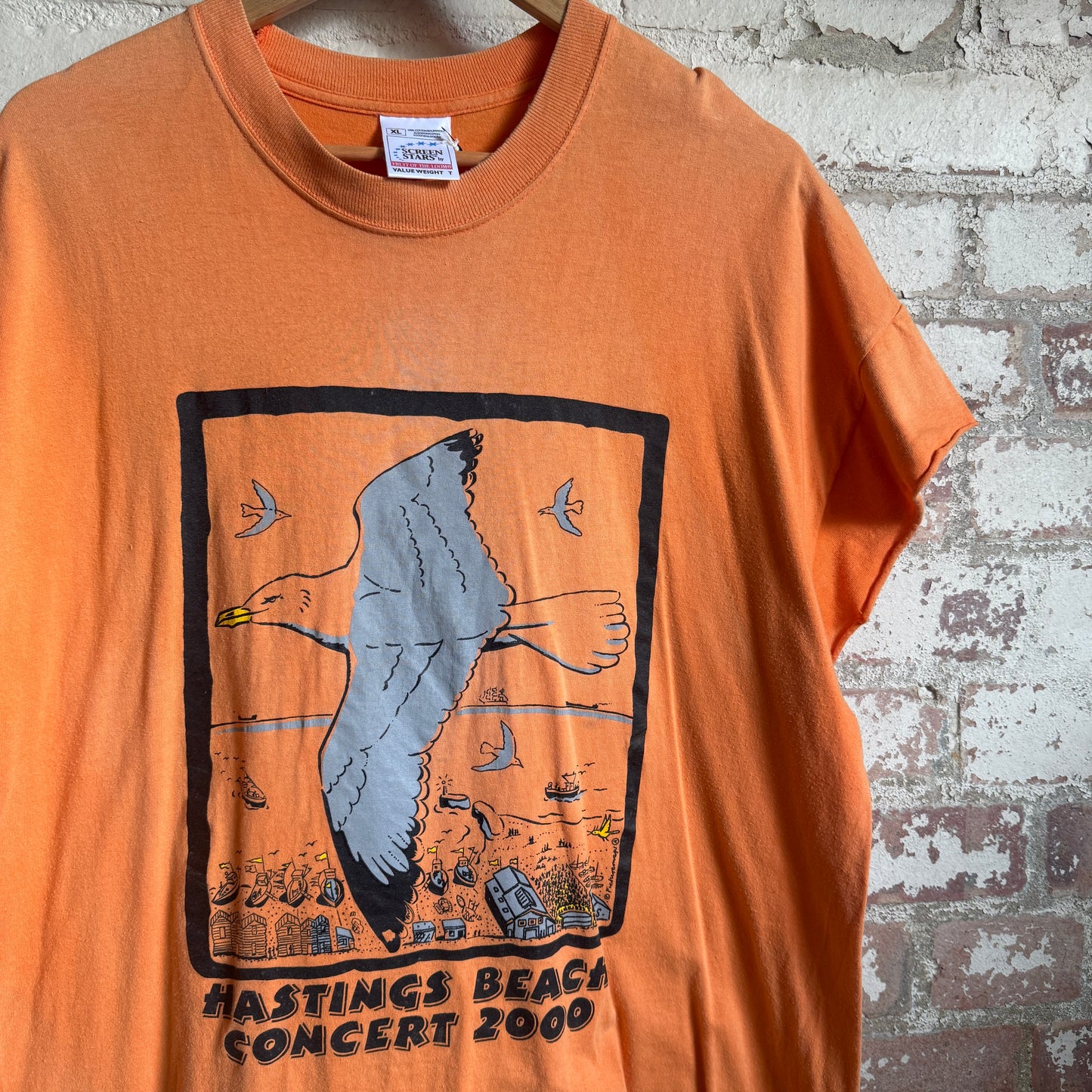 2000s Faded Orange Hastings Graphic T-Shirt