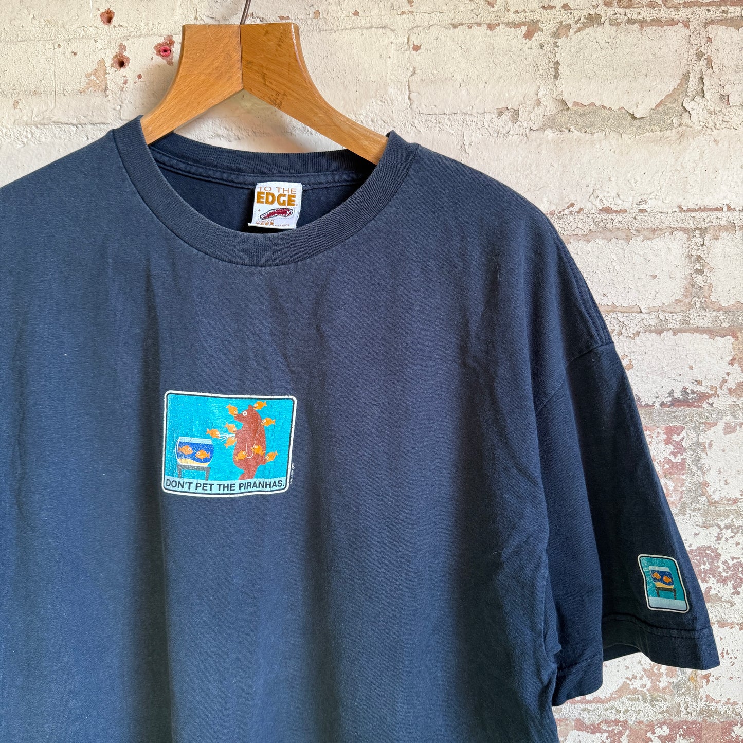 1990s Navy Pet The Pirahana Graphic T-Shirt