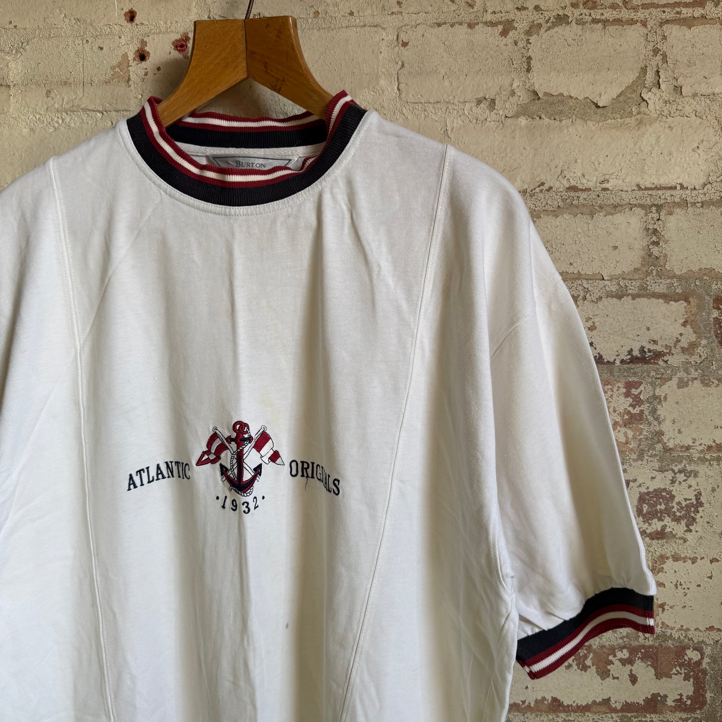 1990s White Round Neck Embroidered T-Shirt