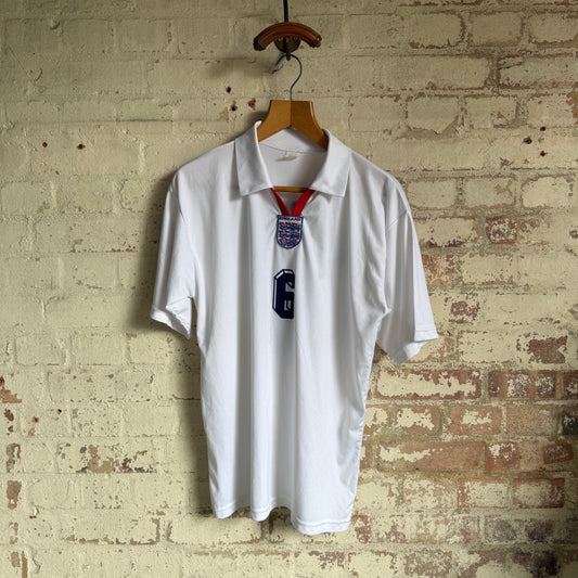 2000s White England Football Gerrard Graphic T-Shirt