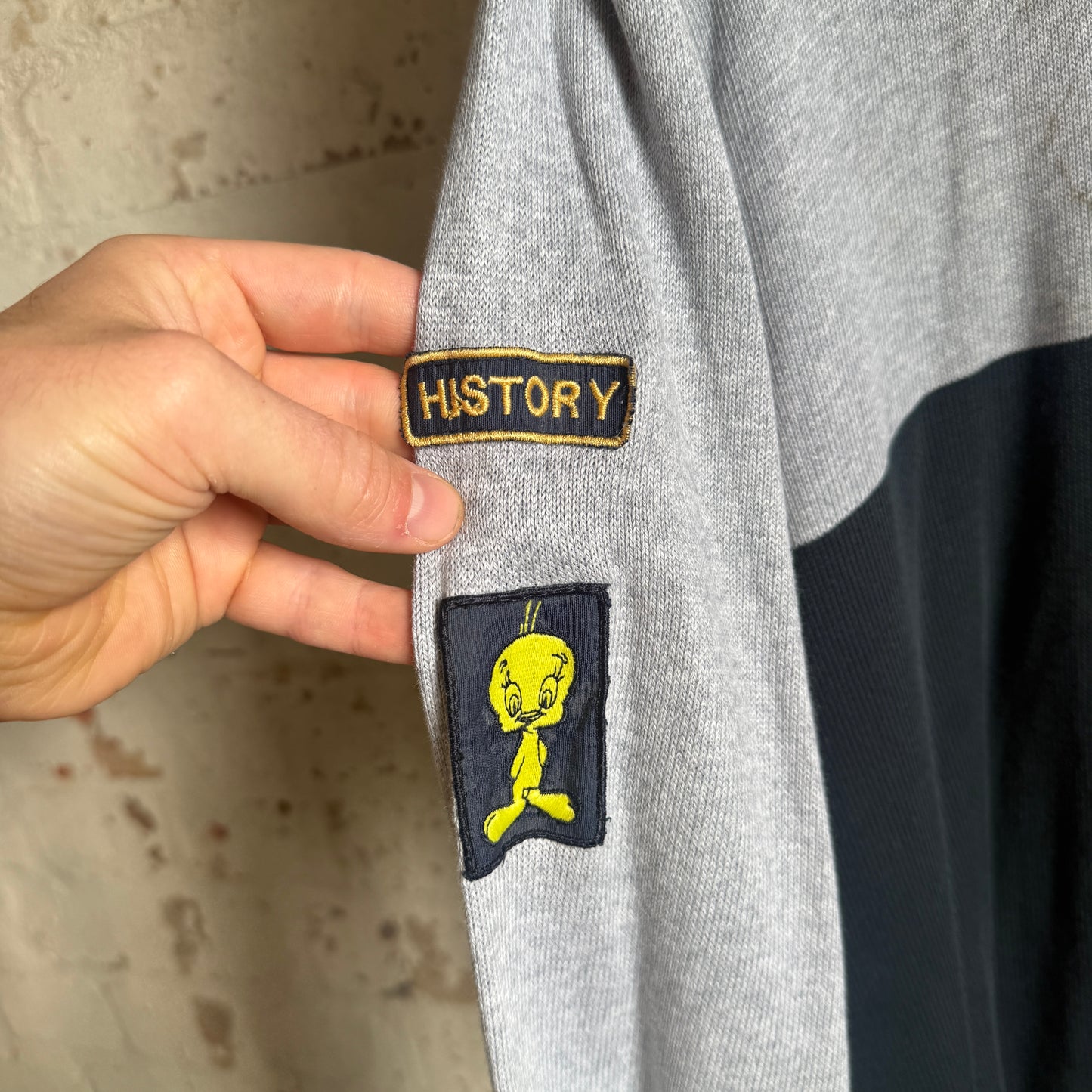 1990s Grey Iceberg History Knitted Jumper