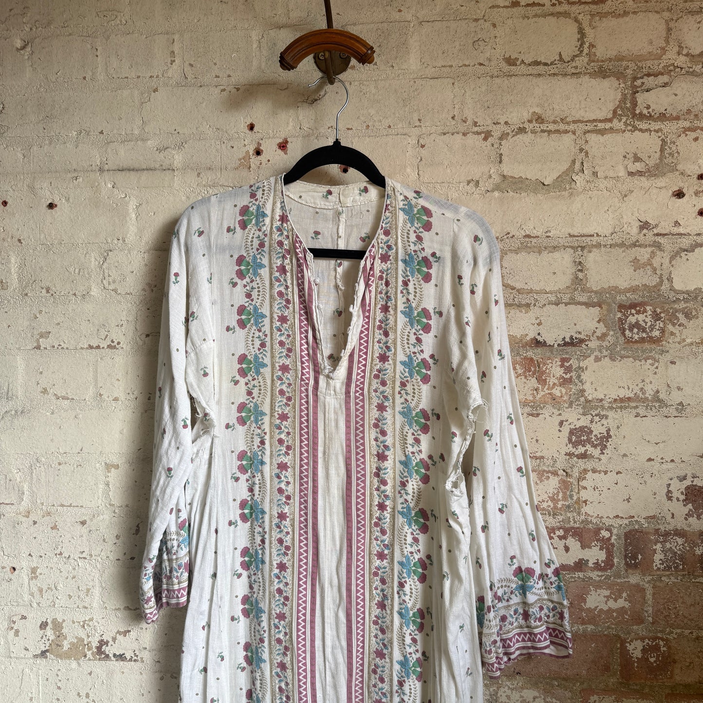1970s White Indian Cotton Hippy Bohemian Dress
