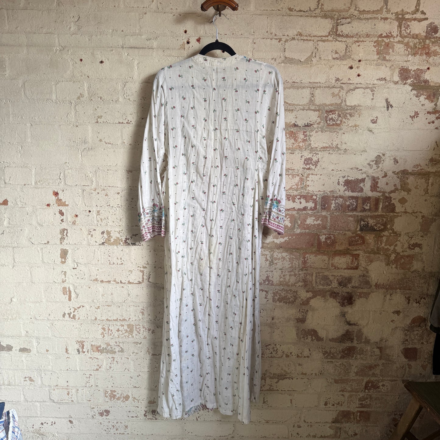 1970s White Indian Cotton Hippy Bohemian Dress