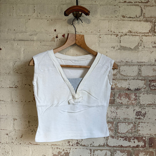 1980s White V-neck British T-shirt blouse