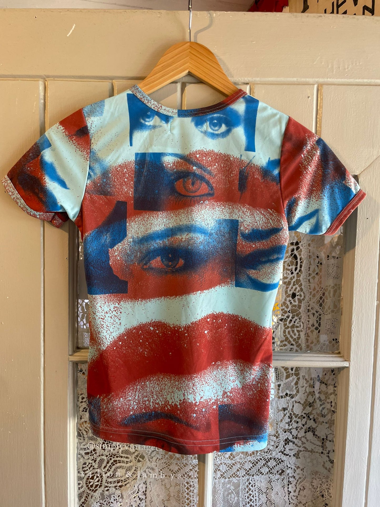1970s Blue Eyes Rose Graphic T-Shirt